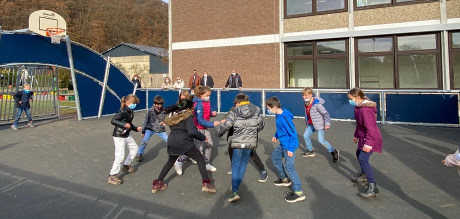 Multifunktionsfeld an der Gemünder Grundschule.