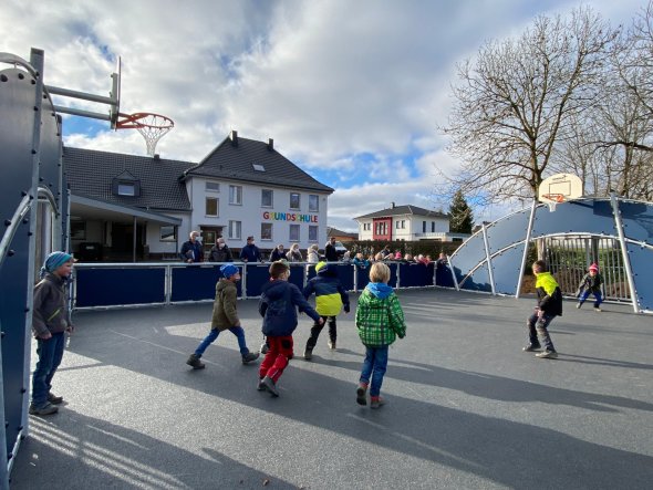 Multifunktionsfeld an der Grundschule Dreiborn.