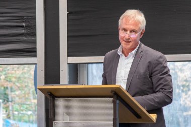 Weiß als Sportwissenschaftler, wie gut man das Selbstvertrauen von Schülern über sportliche Erfolge stärken kann: Wolfgang Schmitz, Leiter der Astrid-Lindgren-Schule Schleiden. Weiß als Sportwissenschaftler, wie gut man das Selbstvertrauen von Schülern über sportliche Erfolge stärken kann: Wolfgang Schmitz, Leiter der Astrid-Lindgren-Schule Schleiden.