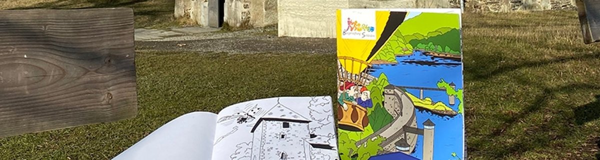 Auch die Kirche Wollseifen gehört zu den Motiven, die im Kindermalbuch der Bürgerstiftung zu finden sind.