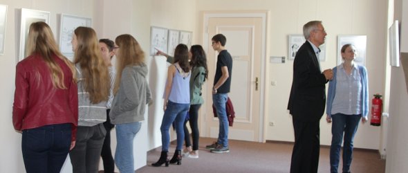 Bürgermeister Meister konnte während der Ausstellung zahlreiche Schulklassen begrüßen.