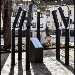 Fertiggestelltes Mahnmal.
