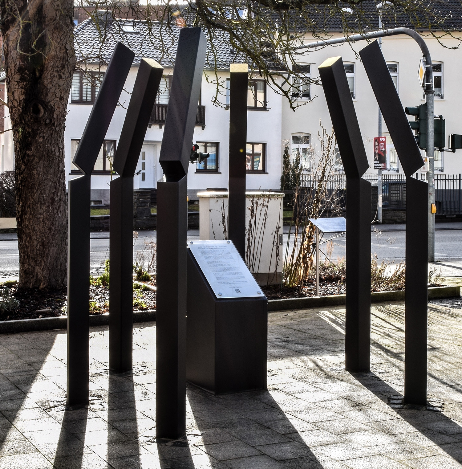 Fertiggestelltes Mahnmal.