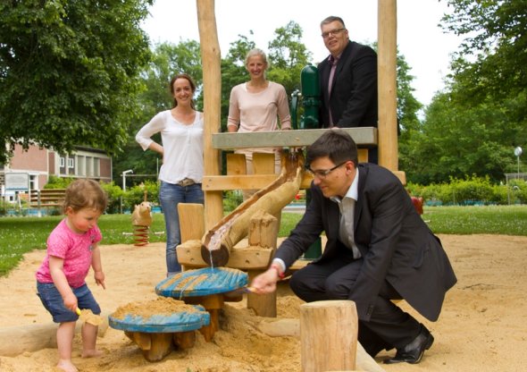 Modernisierung des Kleinkindbereiches im Gemünder Freibad unterstützt