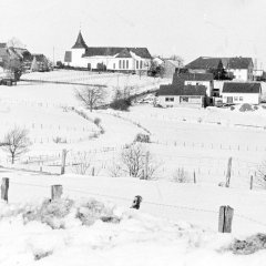  Im Januar 1981 zeigt sich Harperscheid im Winterkleid. Schnee ist mittlerweile selbst im Schleidener Höhengebiet ein seltener Gast geworden… (Foto: Elvira Hilgers/SA Schleiden, Bildsammlung)