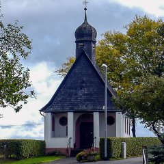 Die Maria-Hilf-Kapelle von Beginn des 20. Jahrhunderts ist das geistliche Zentrum von Kerperscheid, 2003. (Foto: F.A. Heinen/Fotosammlung H. Wollgarten und F.A. Heinen)