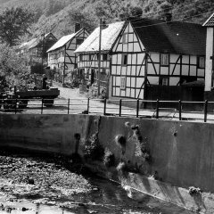 Fachwerkhäuser an der Ley Anfang der 1950er Jahre. (Foto: Helga Naumann-Kulpa)