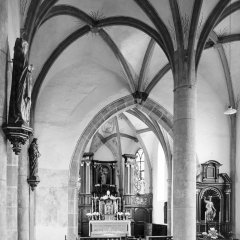 Blick in die Olefer Parrkirche nach umfangreichen Restaurierungsarbeiten, 1960er Jahre. (Repro Stadtarchiv Schleiden)