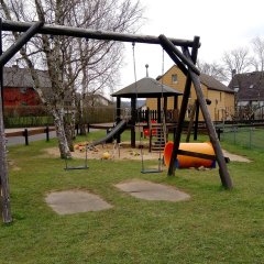 Kinderspielplatz hinter der Kapelle, 2021. (Foto: Nicole Gutmann)