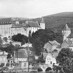 Und Schlossblick, die Dritte: Das Bild entstand um 1928, links im Vordergrund ist das frühere Schleidener Rathaus zu sehen. (Foto: Stadtarchiv)