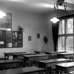 Ein Klassenzimmer der Volksschule Schöneseiffen. Es gab zwei davon: Die Unterstufe umfasste die Jahrgänge 1 bis 4, die Oberstufe das 5. bis 8. Schuljahr. (Foto: Bildersammlung im Stadtarchiv Schleiden)