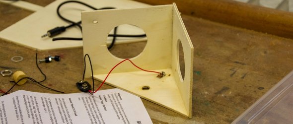 Ein Projekt der Technik-AG ist die Herstellung von Lautsprecherboxen 