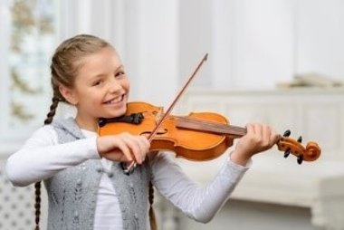 Foto einer Violinenspielerin