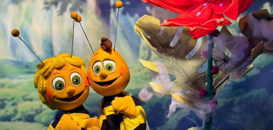 Das Fläminger Puppentheater mit einem lustigen Abenteuer mit der Biene Maja.