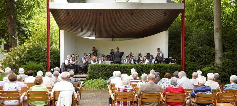 Kurkonzert im Musikpavillon im Kurpark Gemünd Kurkonzert im Musikpavillon im Kurpark Gemünd