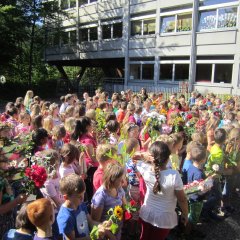 Grundschule Schleiden - Aktion auf dem Schulhof