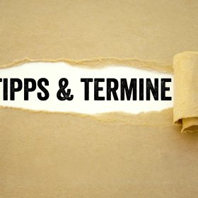 Abgerissenes Papier mit Tipps und Termine Abgerissenes Papier mit Tipps und Termine