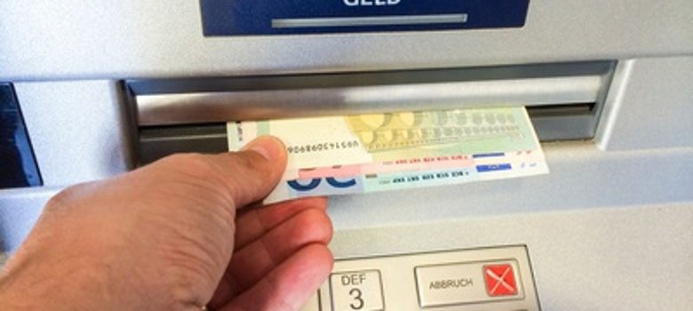 Am Bankautomat