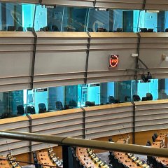 Die Übersetzerkabinen.