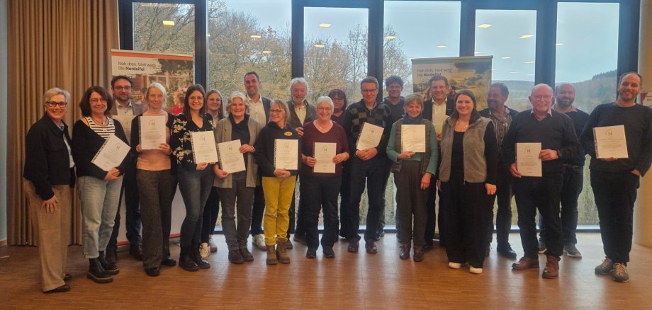 Übergabe der Urkunden an die nachhaltigen Partnerbetriebe