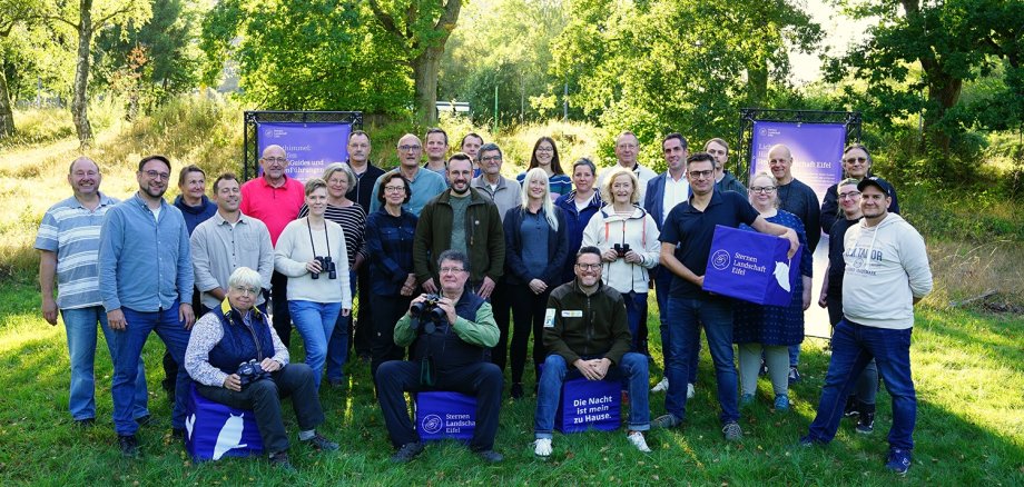 24 motivierte Teilnehmerinnen und Teilnehmer starten voller Begeisterung.