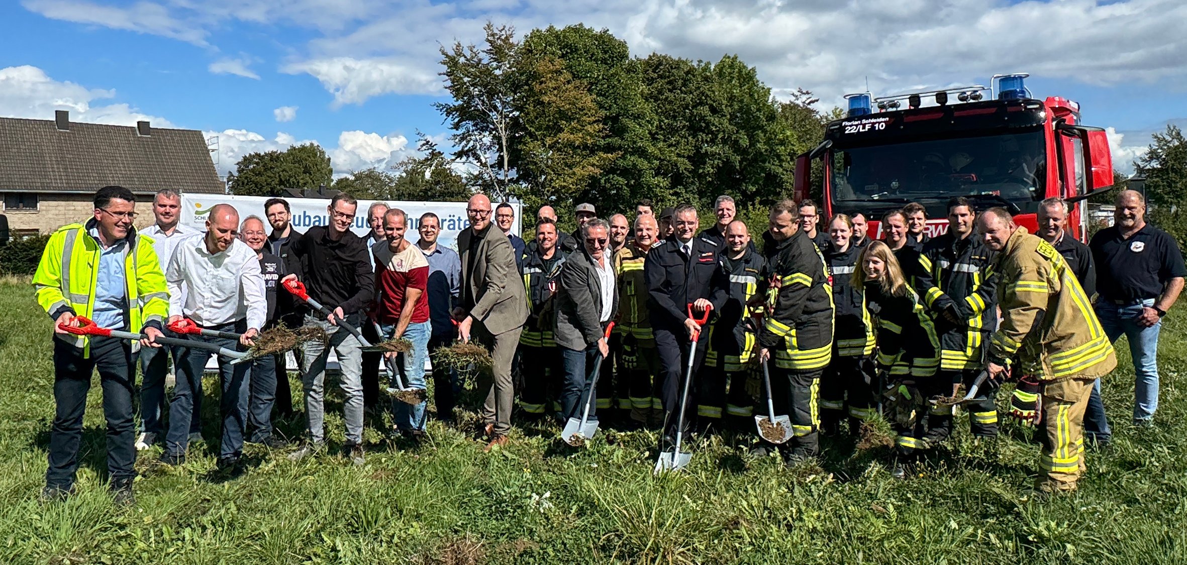 17/2025 - Bild 01: Mit dem offiziellen Spatenstich wurde der Baubeginn eingeläutet. (© Stadt Schleiden / Kerstin Wielspütz)