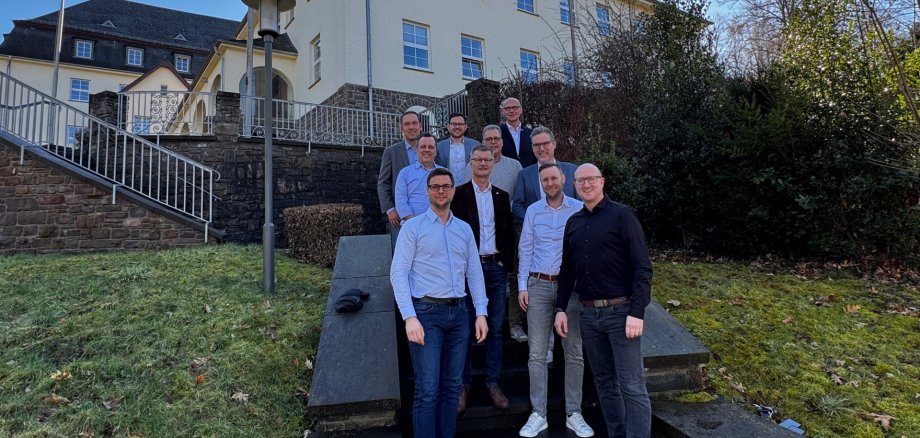 04/2026 - Bild 02: Der erste kollegiale Austausch der Bürgermeisterinnen und Bürgermeister der elf Städte und Gemeinden im Kreis Euskirchen fand vergangenen Mittwoch im Schleidener Rathaus statt. (© Stadt Schleiden / Kerstin Wielspütz) 04/2026 - Bild 02: Der erste kollegiale Austausch der Bürgermeisterinnen und Bürgermeister der elf Städte und Gemeinden im Kreis Euskirchen fand vergangenen Mittwoch im Schleidener Rathaus statt. (© Stadt Schleiden / Kerstin Wielspütz)