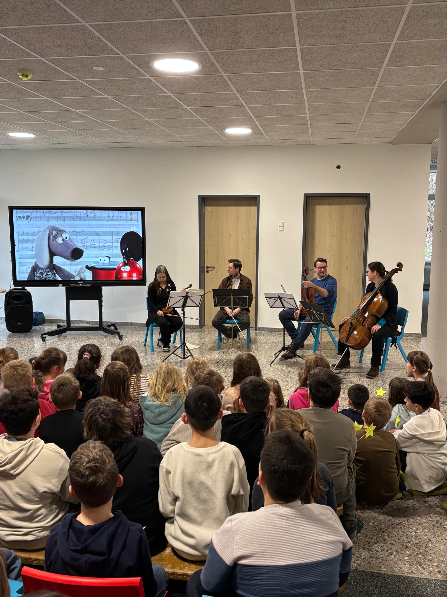 Dackl trifft Beethoven in der Kath. Grundschule Schleiden.