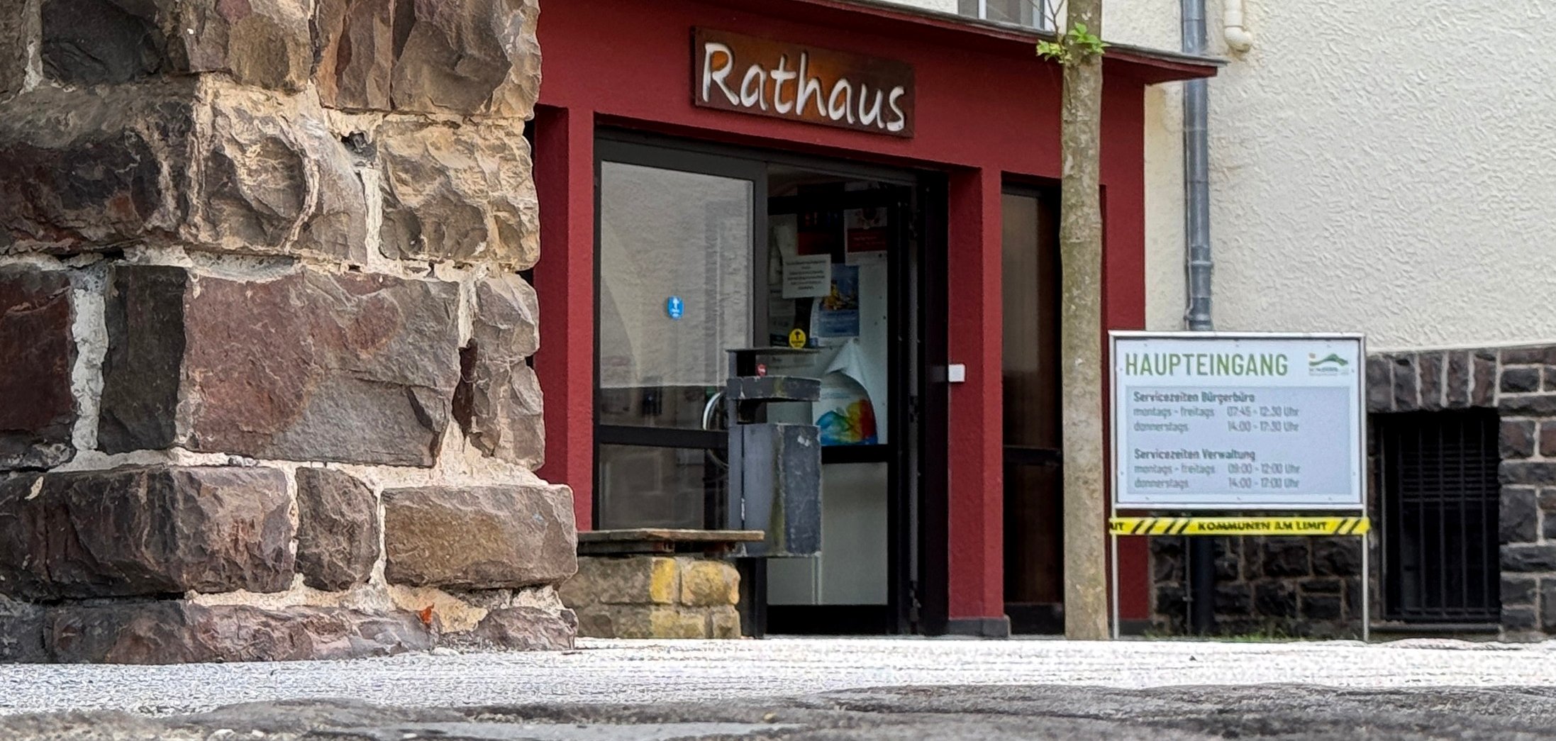 Eingangsbereich des Schleidener Rathauses.