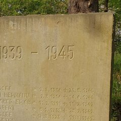 Ehrenmal in Bronsfeld. Ehrenmal in Bronsfeld.