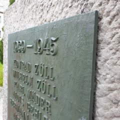 Ehrenmal Ettelscheid Gedenktafel am Ehrenmal in Ettelscheid.