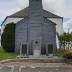 Ehrenmal Ettelscheid Ehrenmal Ettelscheid; Muttergotteskapelle
