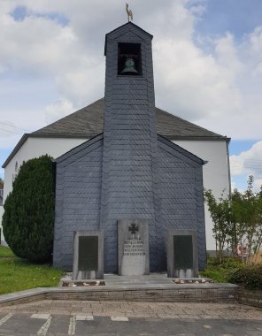 Ehrenmal Ettelscheid Ehrenmal Ettelscheid; Muttergotteskapelle