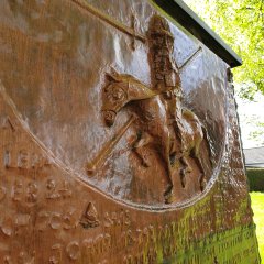 Herhahn Ehrenmal, Detailansicht Gedenktafel. Herhahn Ehrenmal, Detailansicht Gedenktafel.