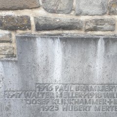 Olef, Ehrenmal Olef, Ehrenmal, Detailansicht Gedenktafel