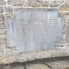 Olef, Ehrenmal Olef, Ehrenmal, Detailansicht Gedenktafel