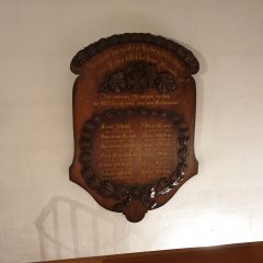 Evangelische Kirche, Gedenktafel. Evangelische Kirche, Gedenktafel.