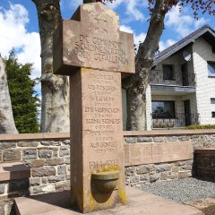 Schöneseiffen, Ehrenmal Schöneseiffen, Ehrenmal, Kreuz