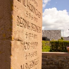 Schöneseiffen, Ehrenmal Schöneseiffen, Ehrenmal, Detailansicht Kreuz