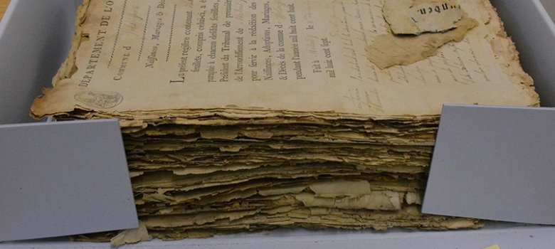 Standesamtsbuch Wollseifen. Zustand nach Entschimmelung im Jahr 2014. Standesamtsbuch Wollseifen. Zustand nach Entschimmelung im Jahr 2014.