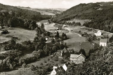 Ansichtskarte vom Dieffenbachthal mit Freibad, ca. 1950. 