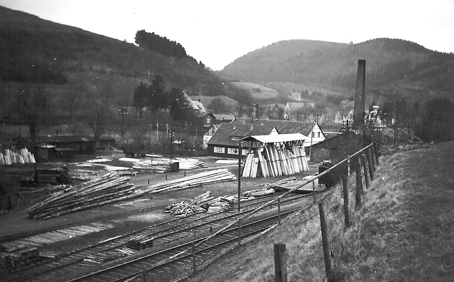 Das Sägewerk Dartenne auf Gangfort am 11. Februar 1951, gesehen vom unteren "Hähnchen.