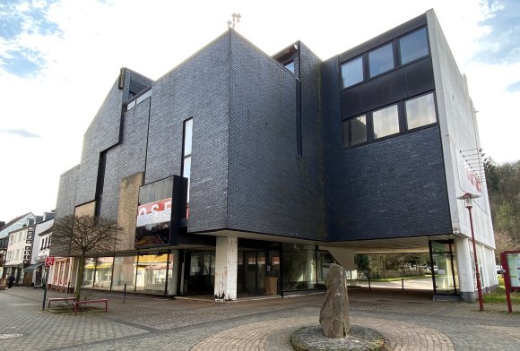 Ansicht des ehemaligen OSE-Komplexes von der Dreiborner Straße aus gesehen.