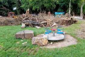 Die Aufnahmen zeigen den Spielplatz hinter der alten Schule in Gemünd unmittelbar nach der Hochwasser-Katastrophe.