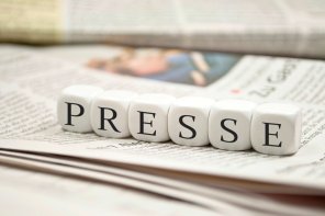 Presse mit Zeitungen Presse mit Zeitungen