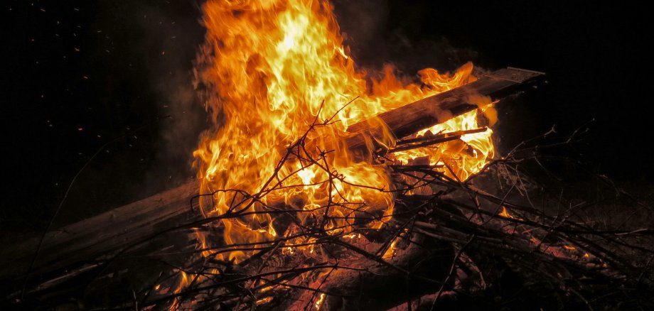 Brauchtumsfeuer Bruchtumsfeuer