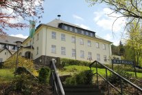 Außenansicht des Schleidener Rathauses von der Blankenheimer Straße Außenansicht des Schleidener Rathauses von der Blankenheimer Straße