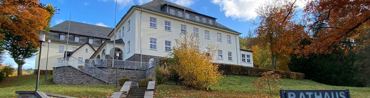 Rathaus Außenansicht Treppe