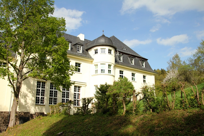 Außenansicht des Schleidener Rathauses mit Trauzimmer im Turm