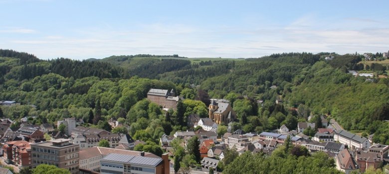Blick auf Schleiden vom Eifelblick Ruppenberg Blick auf Schleiden vom Eifelblick Ruppenberg